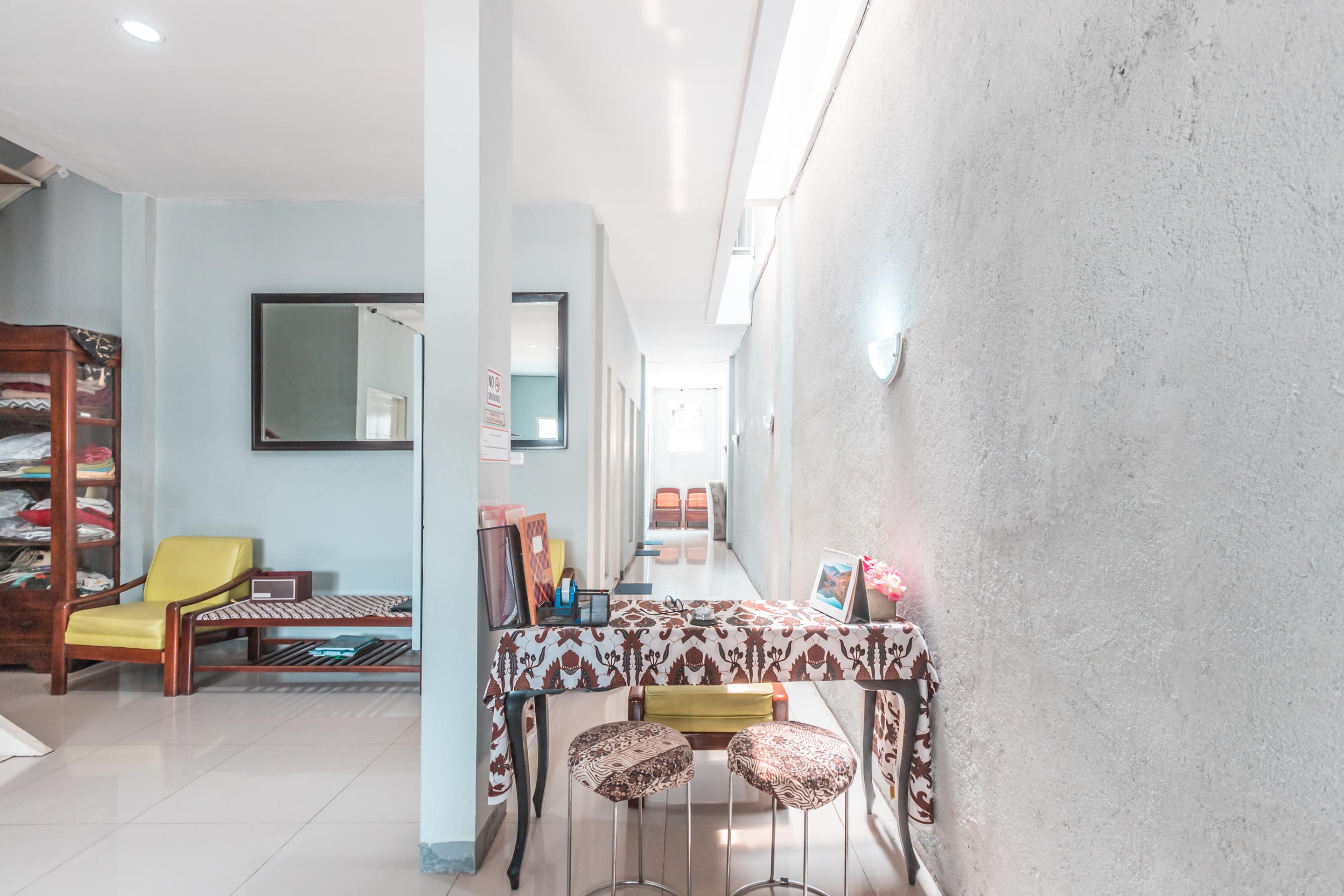 Oyo 1555 Unik Guesthouse Syariah Jakarta Kültér fotó
